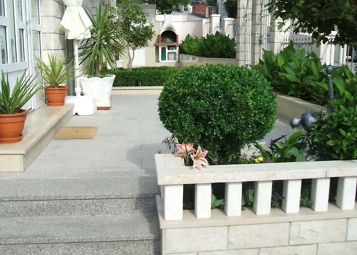 House Bacak - & Wellness-studio Pensionat Baška Voda