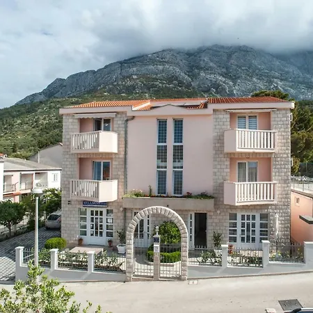 House Bacak - & Wellness-studio Guest house Baska Voda
