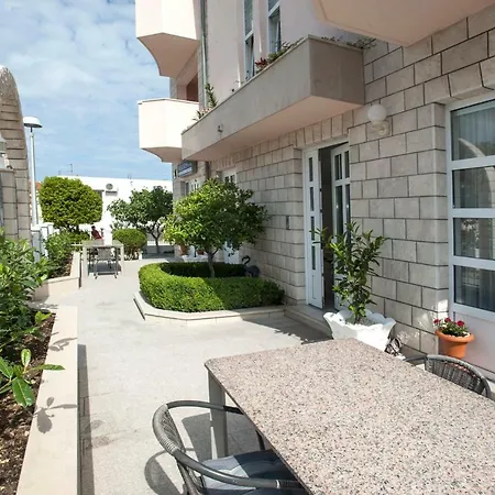 House Bacak - & Wellness-studio Guest house Baska Voda