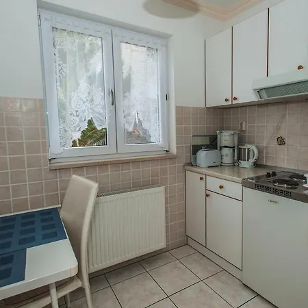 House Bacak - & Wellness-studio 3* Baska Voda