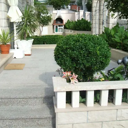 House Bacak - & Wellness-studio Guest house Baska Voda